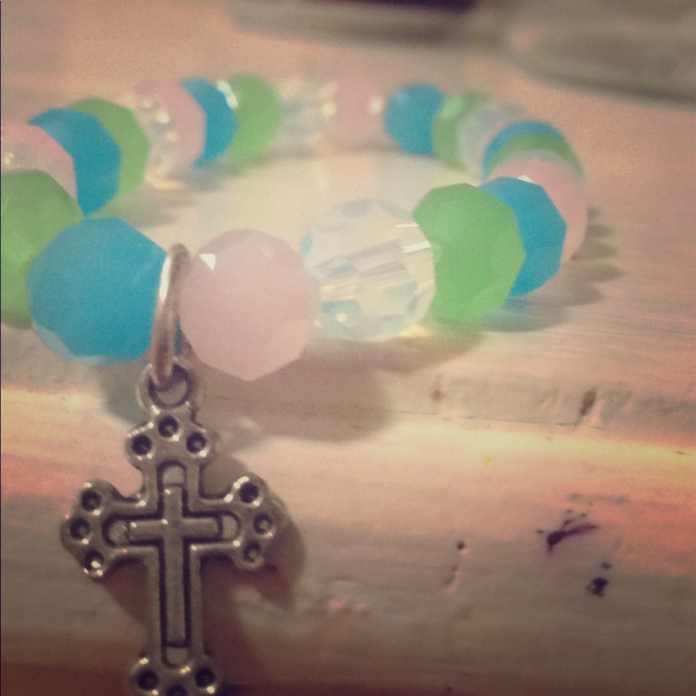 Gorgeous cross bracelet
